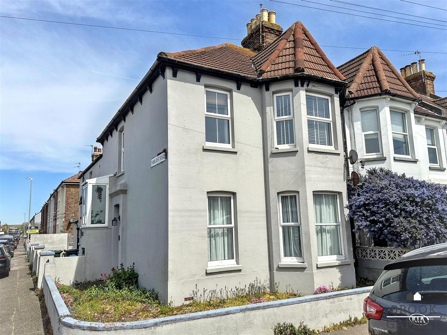 2 Bedroom Flat. Beach Road in Eastbourne,  3
